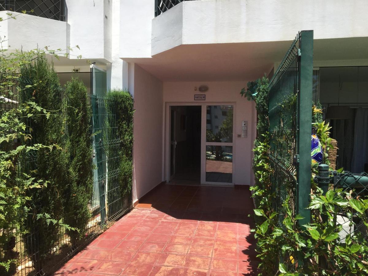 Mi Capricho, Beachfront, Grownfloor, Private Garden & Terrace Sitio de Calahonda Luaran gambar