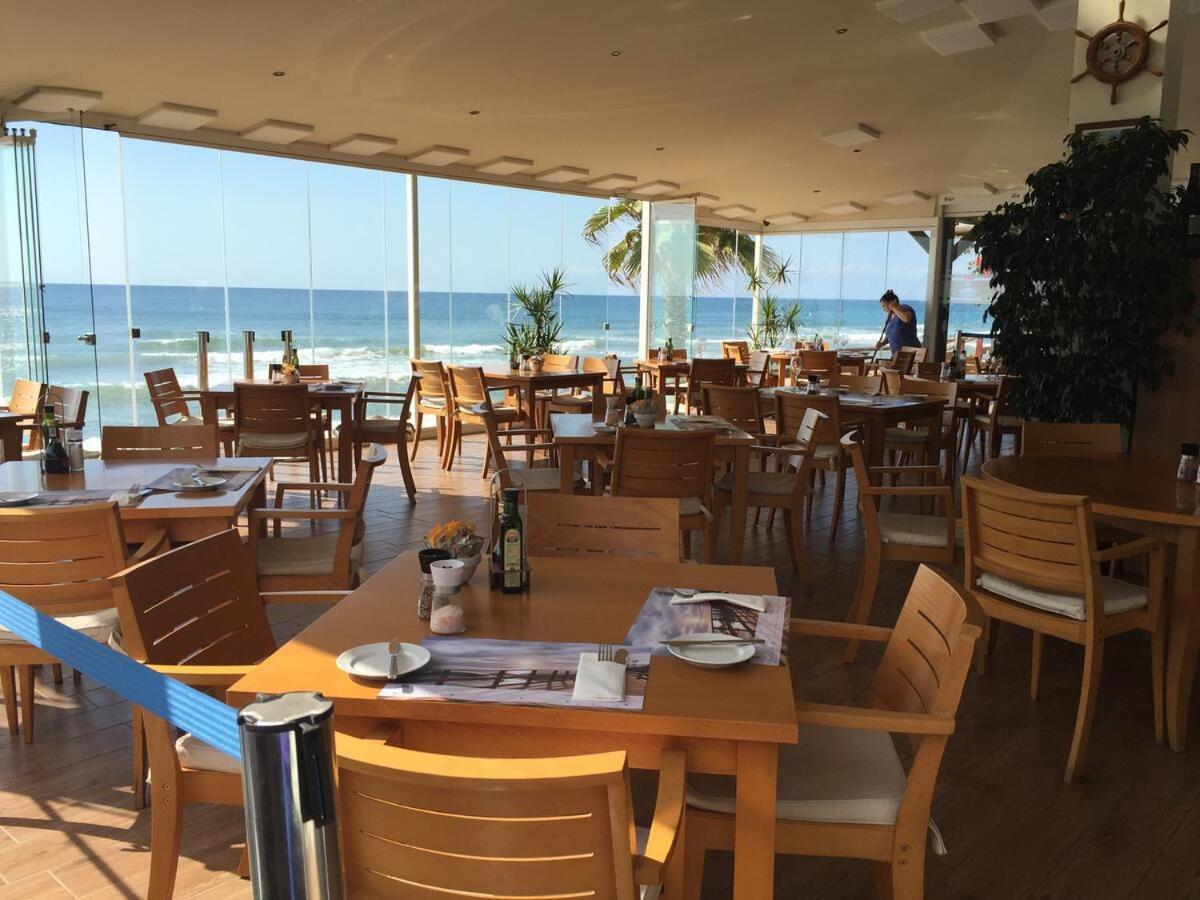 Mi Capricho, Beachfront, Grownfloor, Private Garden & Terrace Sitio de Calahonda Luaran gambar