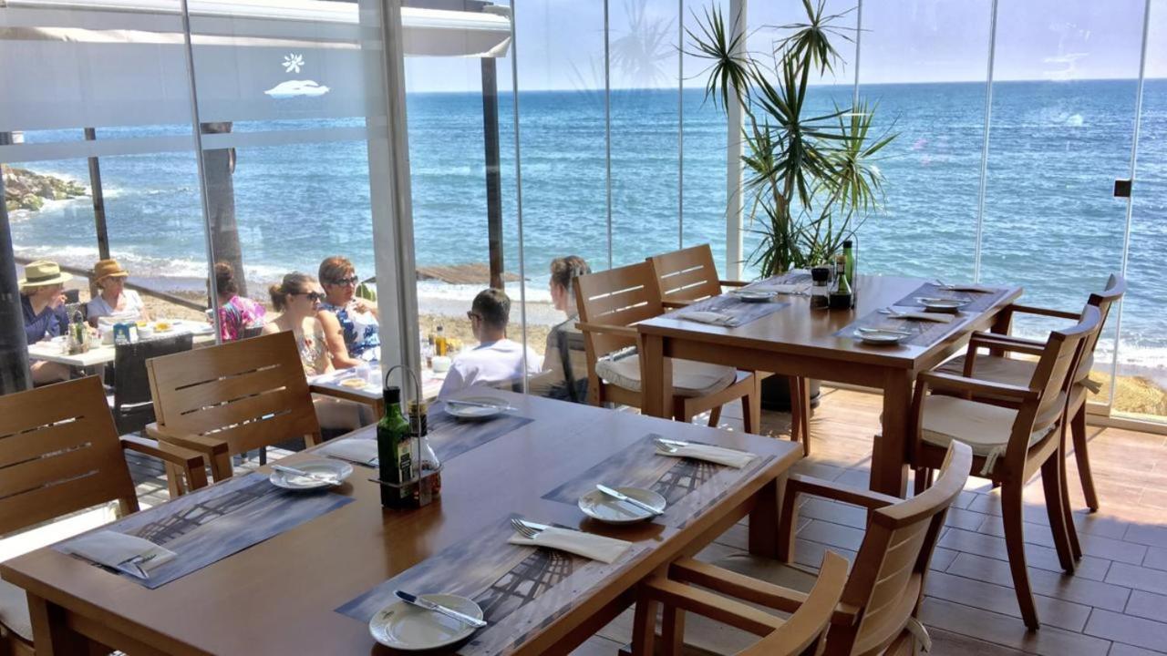 Mi Capricho, Beachfront, Grownfloor, Private Garden & Terrace Sitio de Calahonda Luaran gambar
