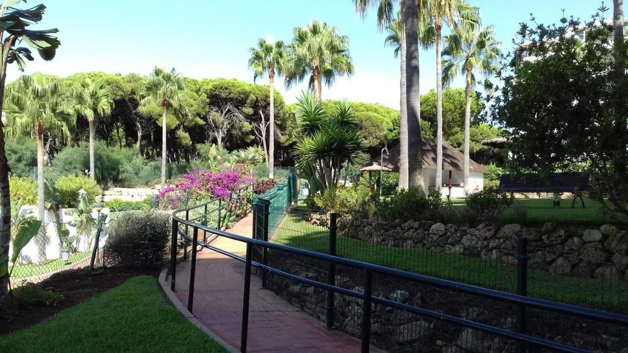 Mi Capricho, Beachfront, Grownfloor, Private Garden & Terrace Sitio de Calahonda Luaran gambar