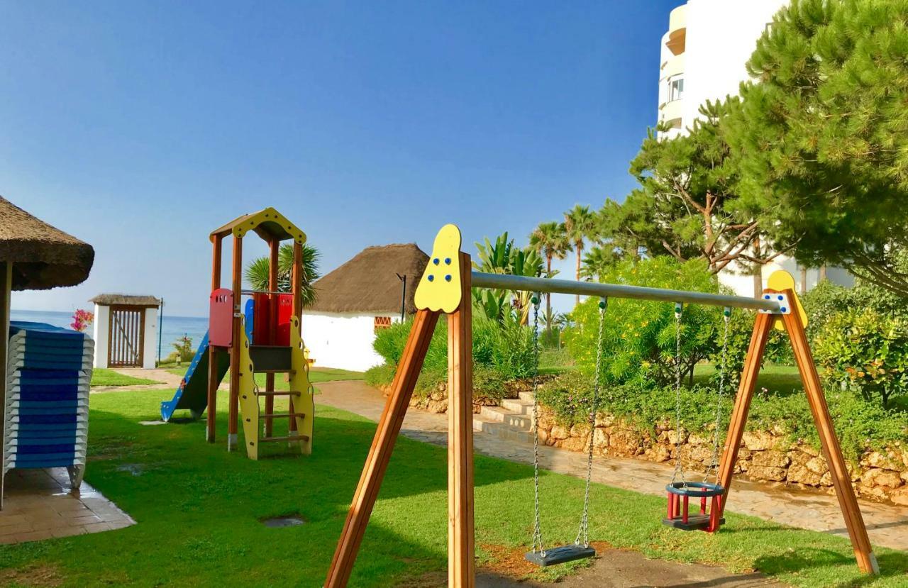 Mi Capricho, Beachfront, Grownfloor, Private Garden & Terrace Sitio de Calahonda Luaran gambar