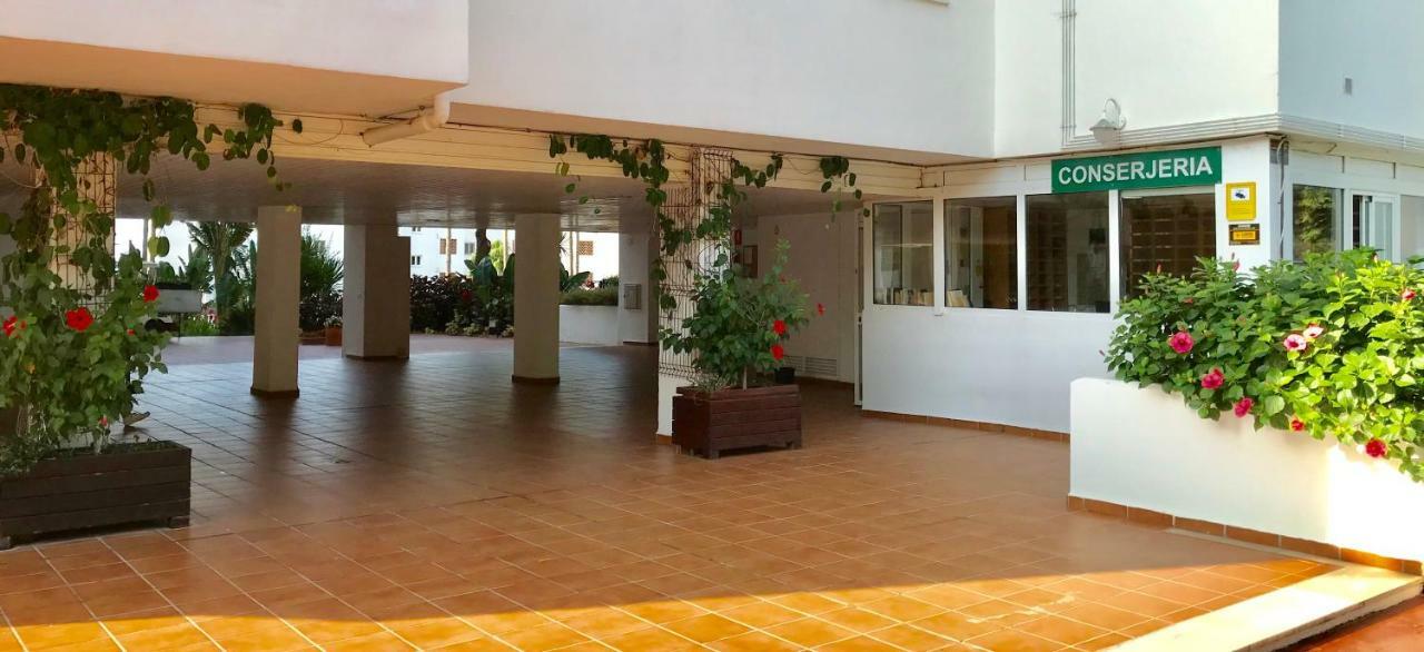 Mi Capricho, Beachfront, Grownfloor, Private Garden & Terrace Sitio de Calahonda Luaran gambar