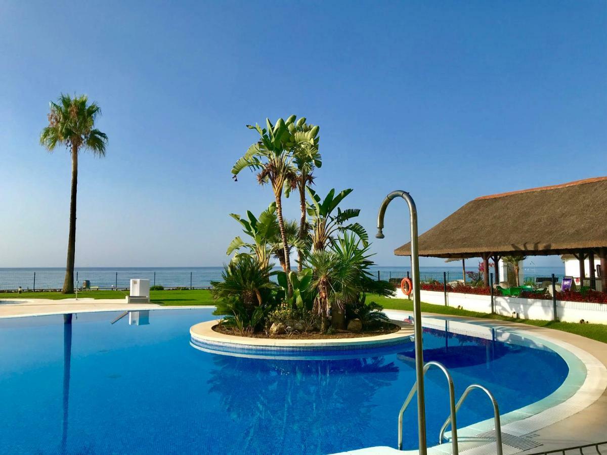 Mi Capricho, Beachfront, Grownfloor, Private Garden & Terrace Sitio de Calahonda Luaran gambar