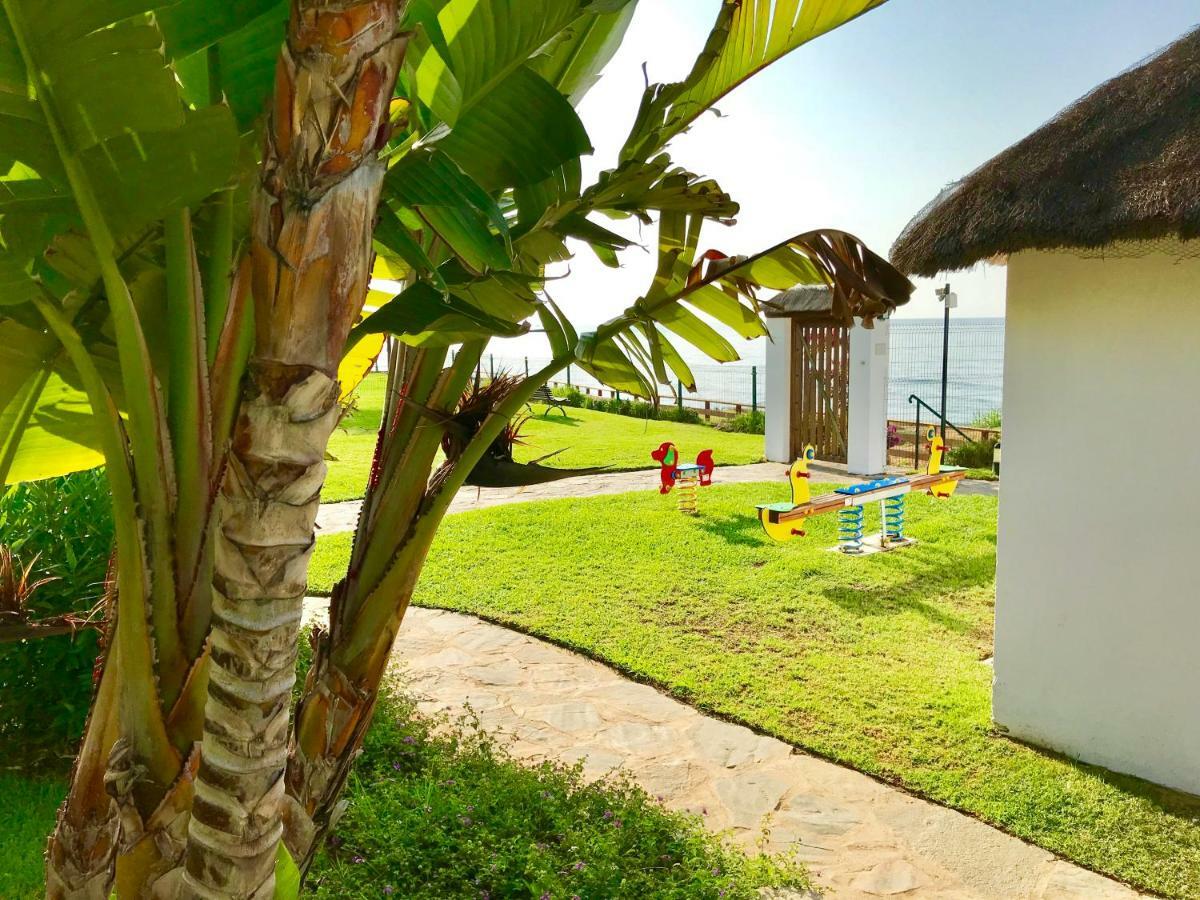 Mi Capricho, Beachfront, Grownfloor, Private Garden & Terrace Sitio de Calahonda Luaran gambar