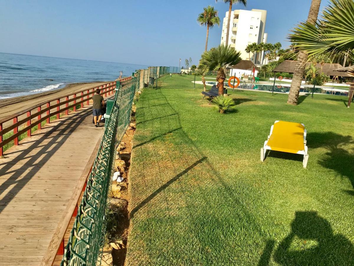 Mi Capricho, Beachfront, Grownfloor, Private Garden & Terrace Sitio de Calahonda Luaran gambar