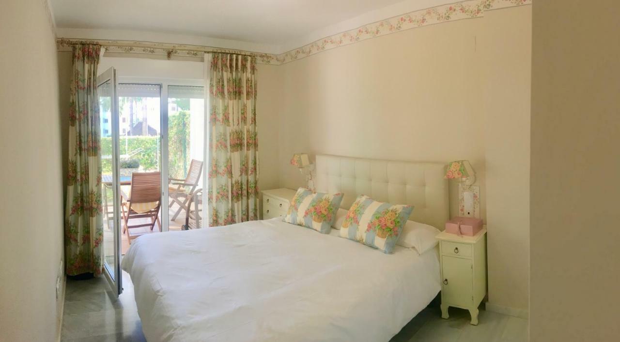 Mi Capricho, Beachfront, Grownfloor, Private Garden & Terrace Sitio de Calahonda Luaran gambar